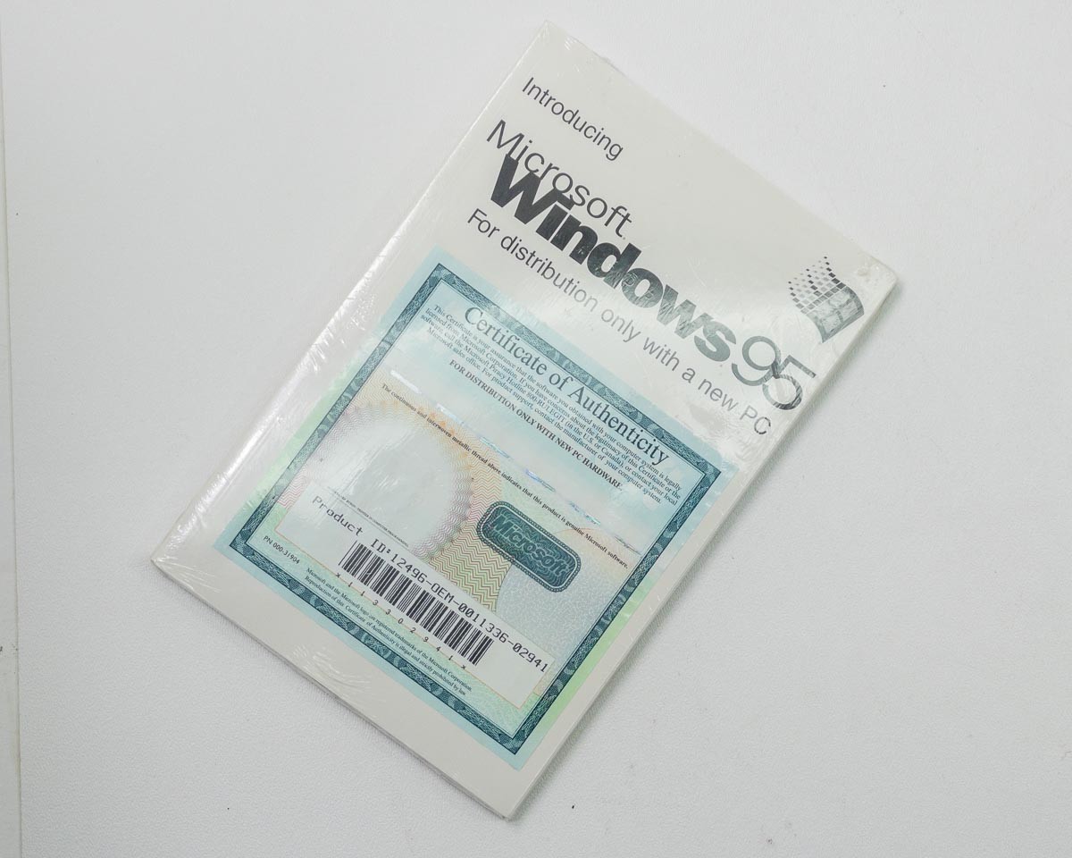 Microsoft X03-32822 Introducing Windows 95 Booklet & CD