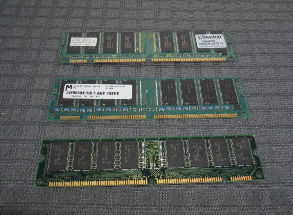 3 Kingston ValueRAM 512MB 133X64C3 184-pin DDR-400 DIMM RAM Module...