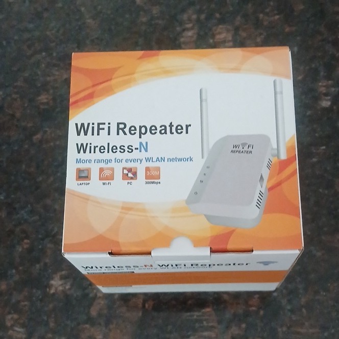 Wireless-N WiFi Repeater Range Extender 300 Mbps 2.4 GHz White