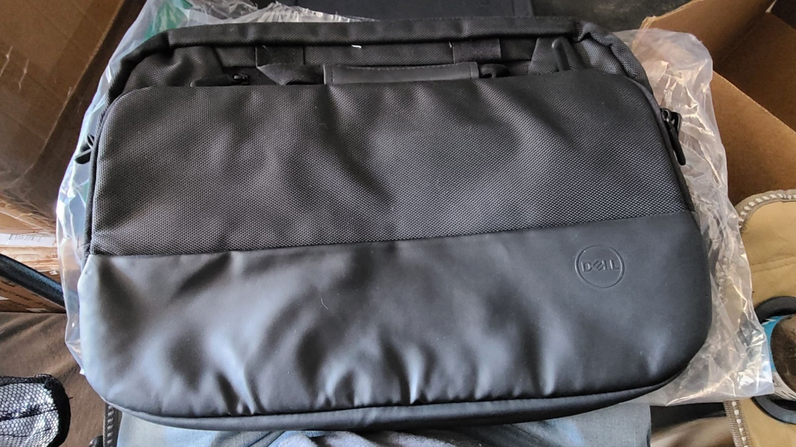 dell Laptop Bag Soft Briefcase Bag up to 17" New Open Box 