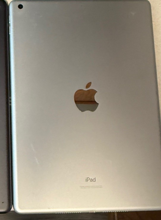 Lot Of 25 Apple iPad 7th Gen 128GB Wi-Fi 10.2” Silver A2197
