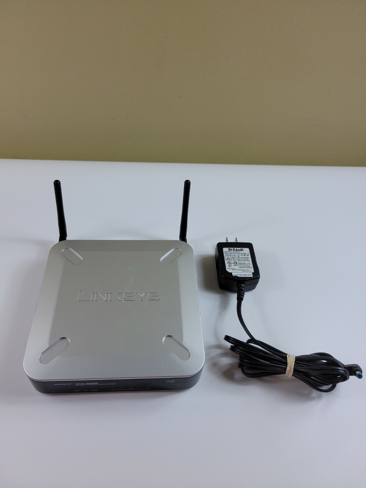 Linksys (WET200) Wireless G VPN Router with Range Booster W/ Power cord