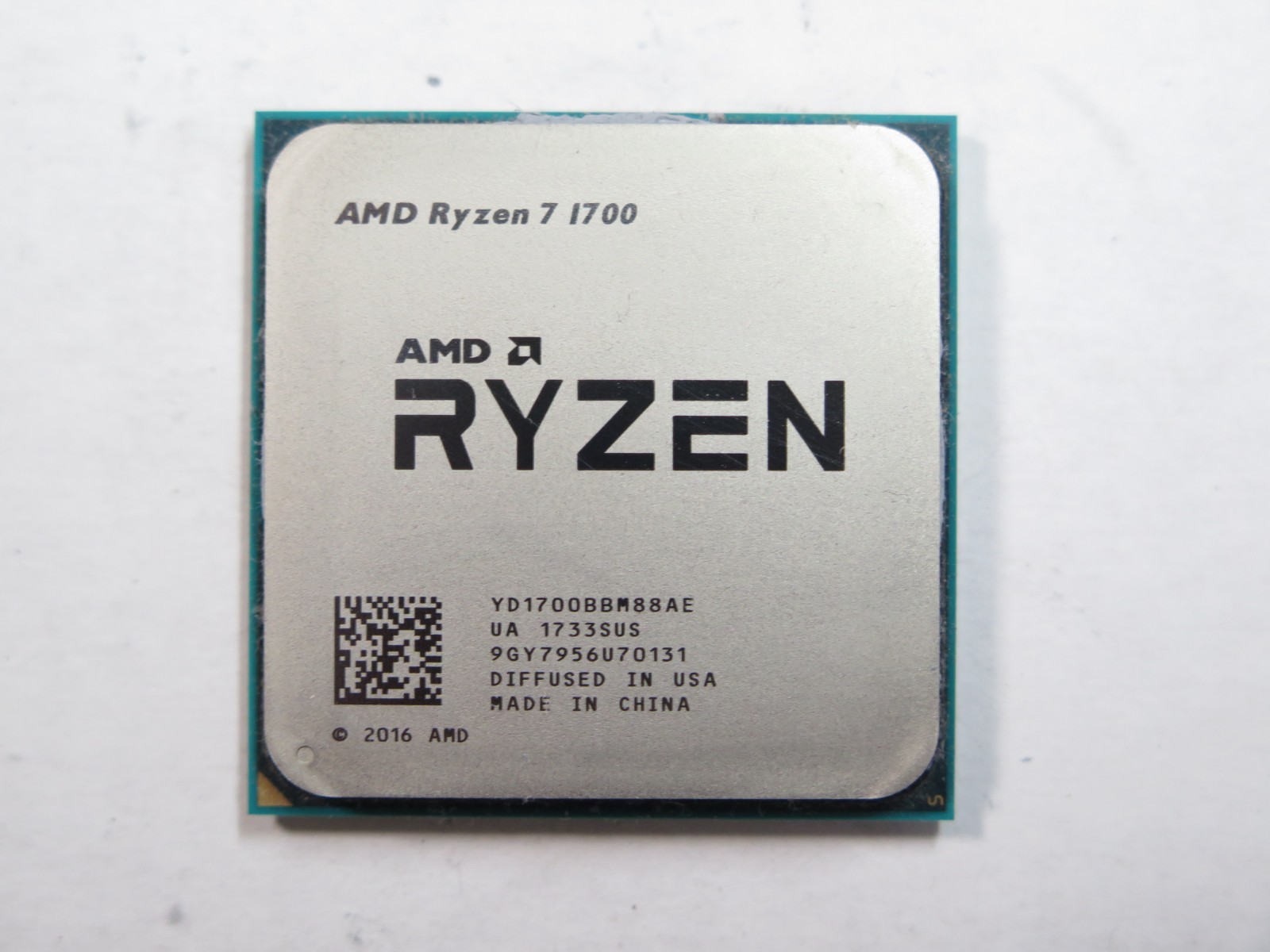 AMD Ryzen 7 1700 8-Core Desktop Processor Socket AM4  ( No Fan )