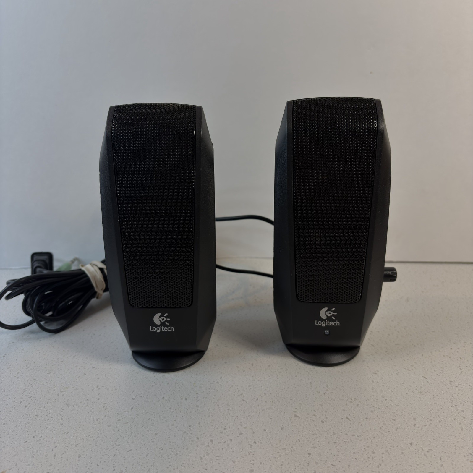 Logitech S120 - 4.4 Watt - 2.0 Stereo Speakers Black (880-000403) For PC and Mac