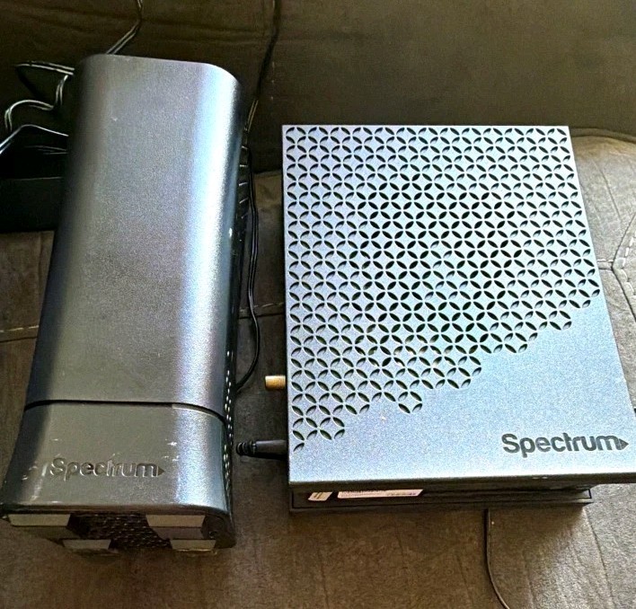 Spectrum E31T2V1 DOCSIS 3.1 Modem-Router Combo WiFi 4 LAN 2.5Gbps