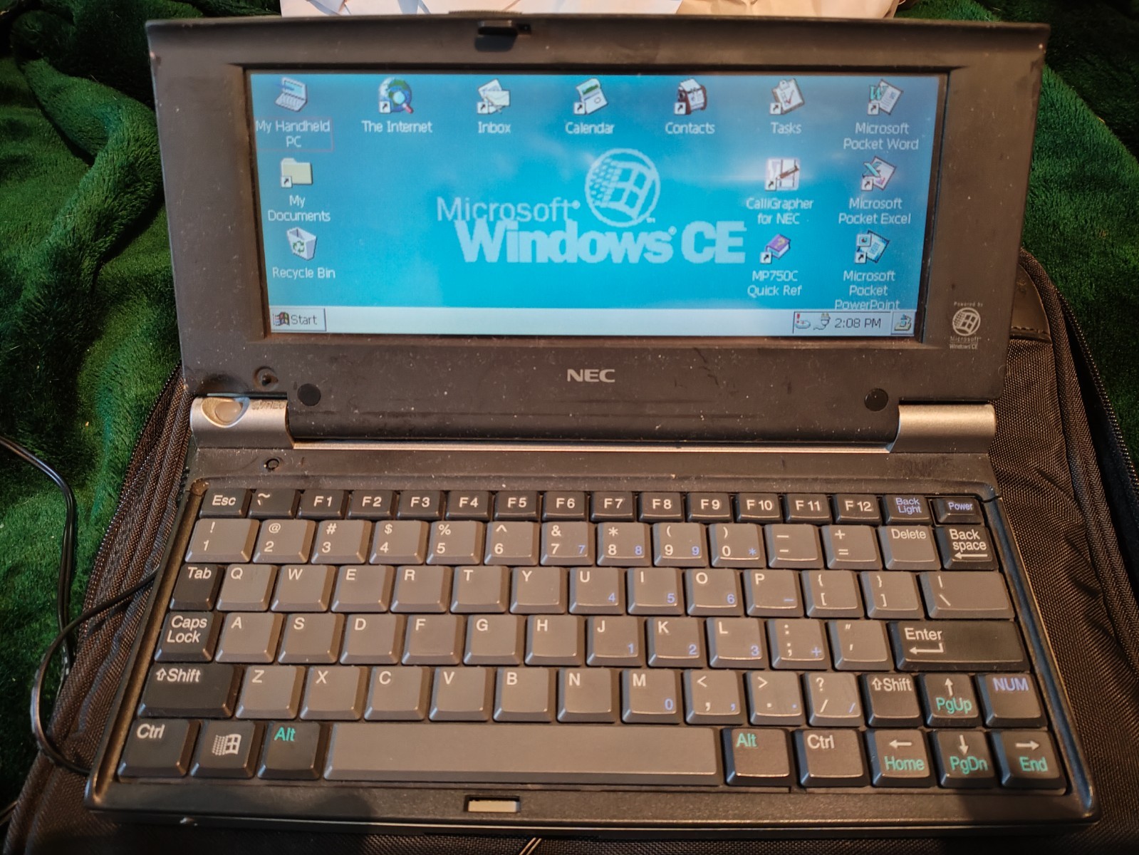 Vintage NEC MobilePro 750C Win CE/16mb Ram Stylus Working
