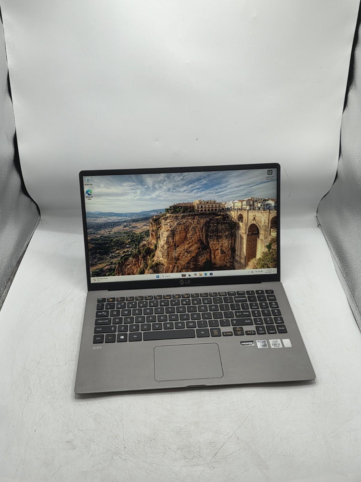 LG Gram Laptop 15Z90N-U 15.6" FHD i5-1035G7 1.20GHz 8GB RAM 256GB NVMe Win11H