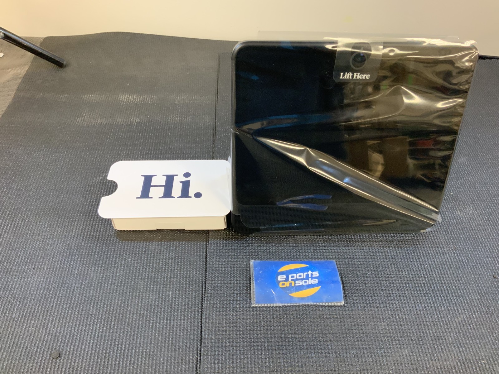 Facebook/Meta Portal Mini IT2352034 8" Touchscreen Smart Display Monitor RB U4A