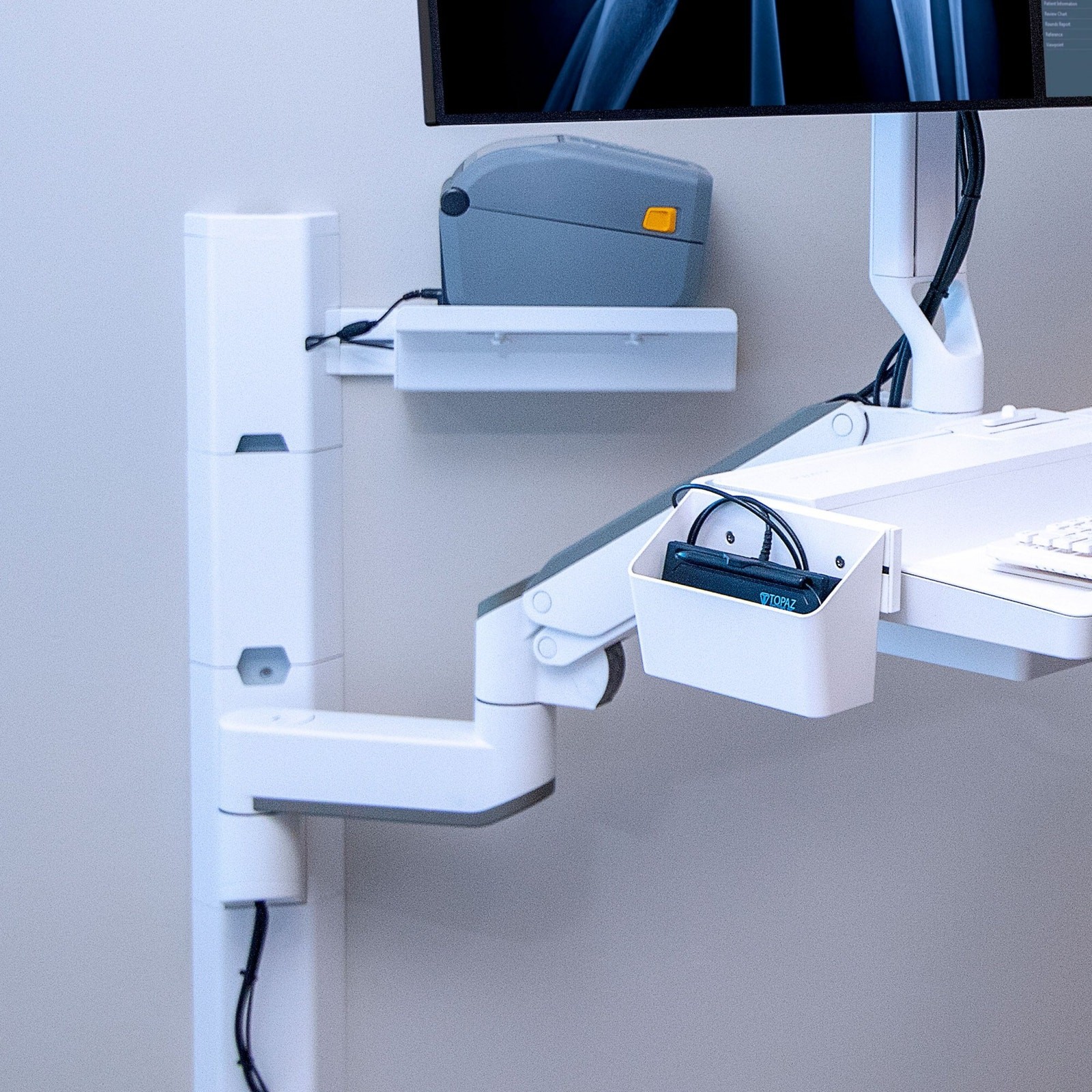 Ergotron CareFit Combo Extender White 19" Reach 98-547-251 - NIB