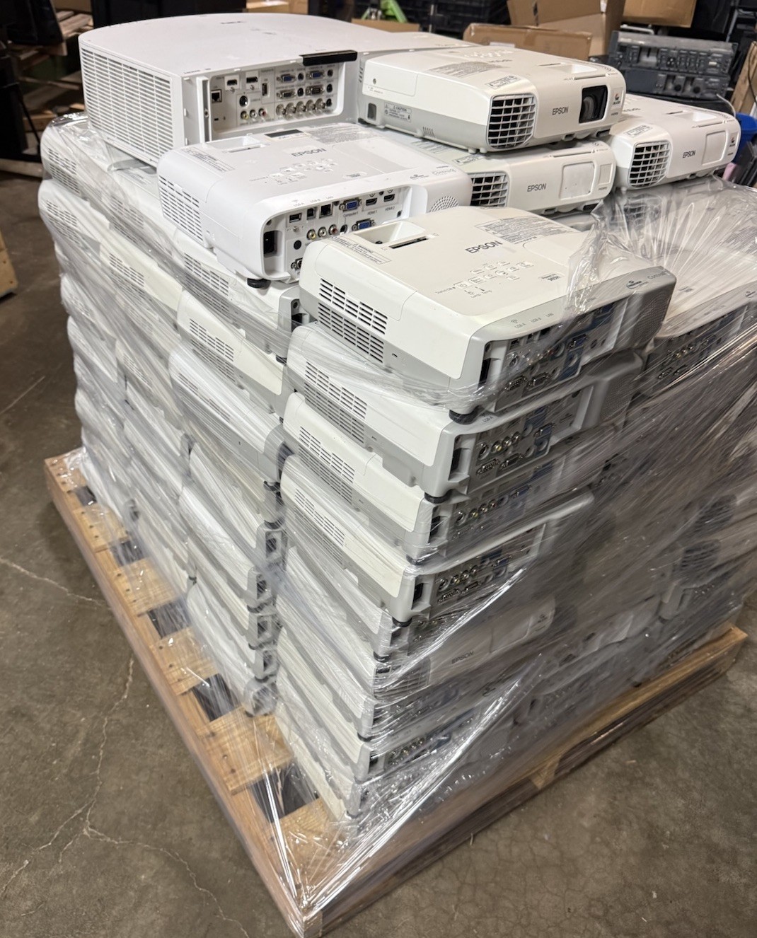 Lot of 140 EPSON 965H and 965 Projectors.  Working Projectors With No Bulb.