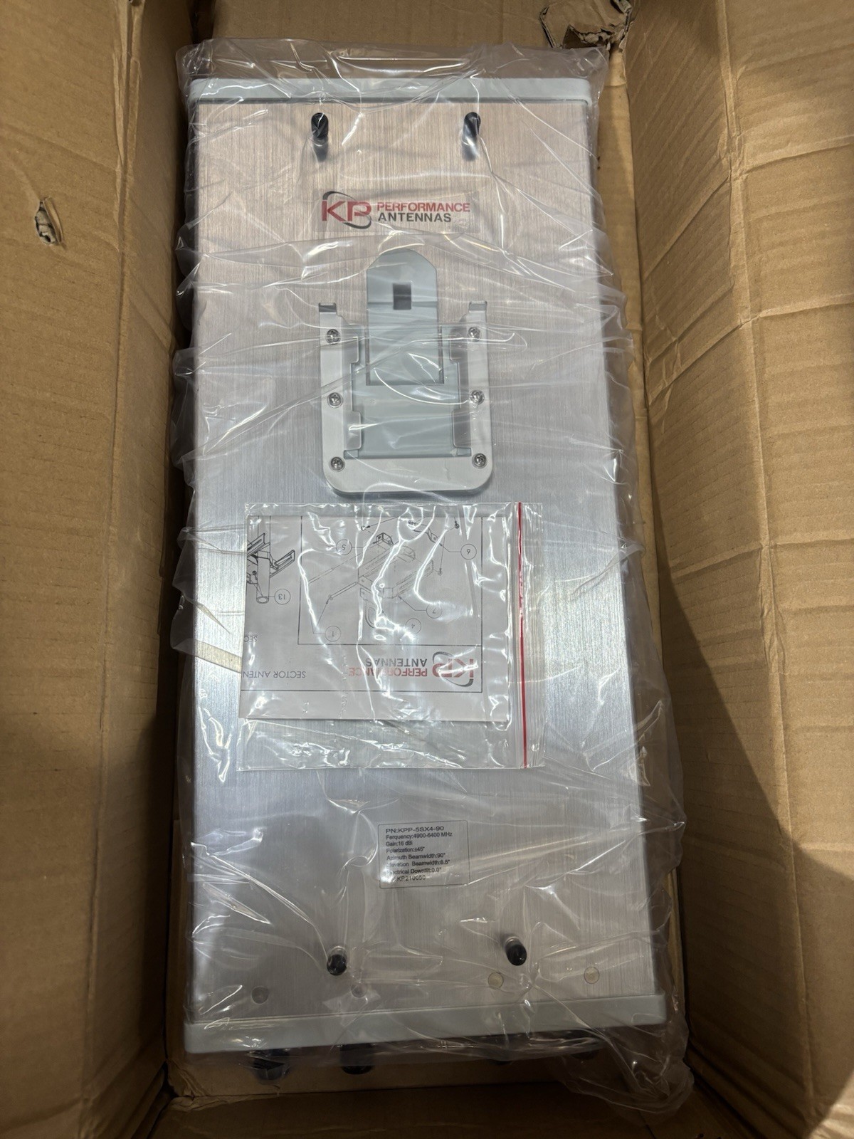 KP Antennas 4.9 GHz To 6.4 GHz, 90 Degree Sector Antenna 17.0 dBi 4 Port