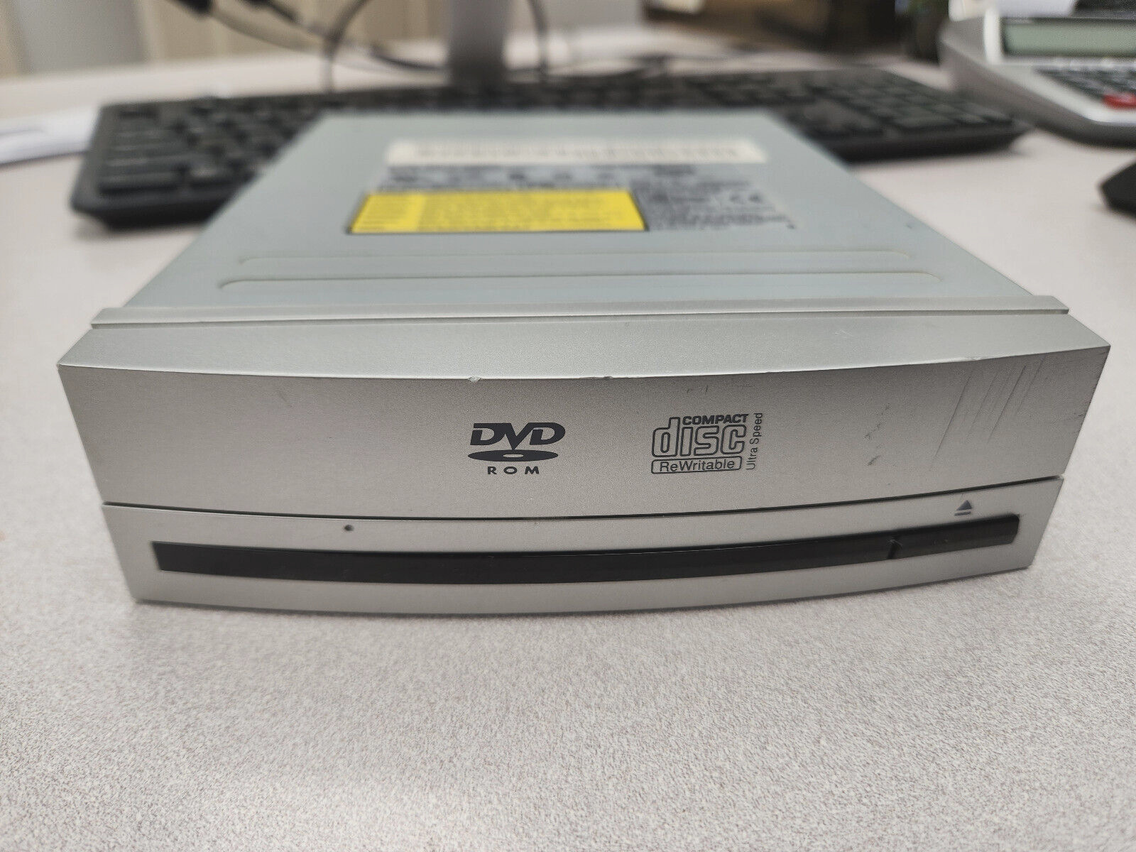 CD-RW/DVD-ROM DRIVE  SOHC-4832K  SILVER FACE