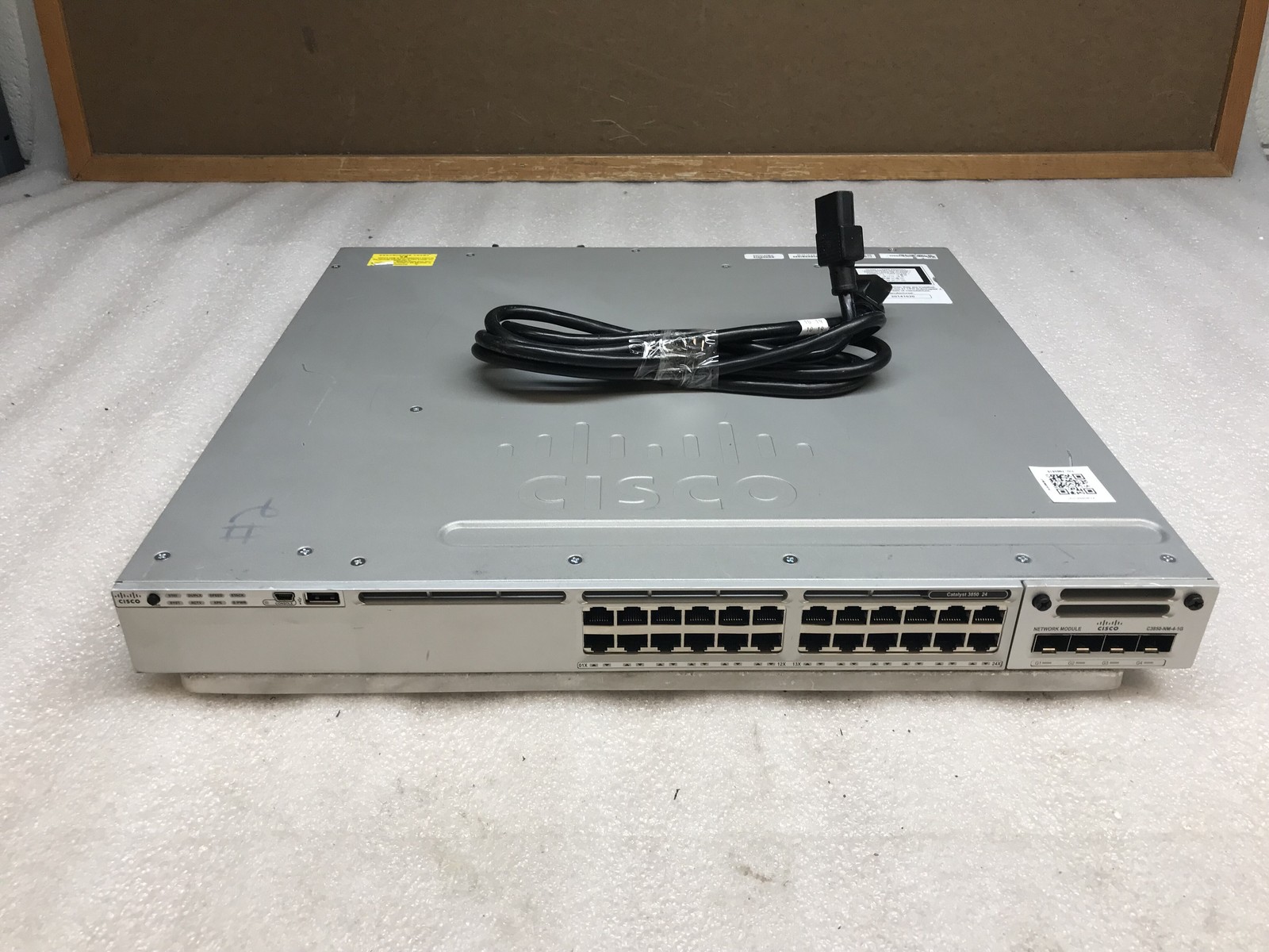 Cisco Catalyst 3850 WS-C3850-24T-S V04 1xPSU Network Switch C3850-NM-4-1G