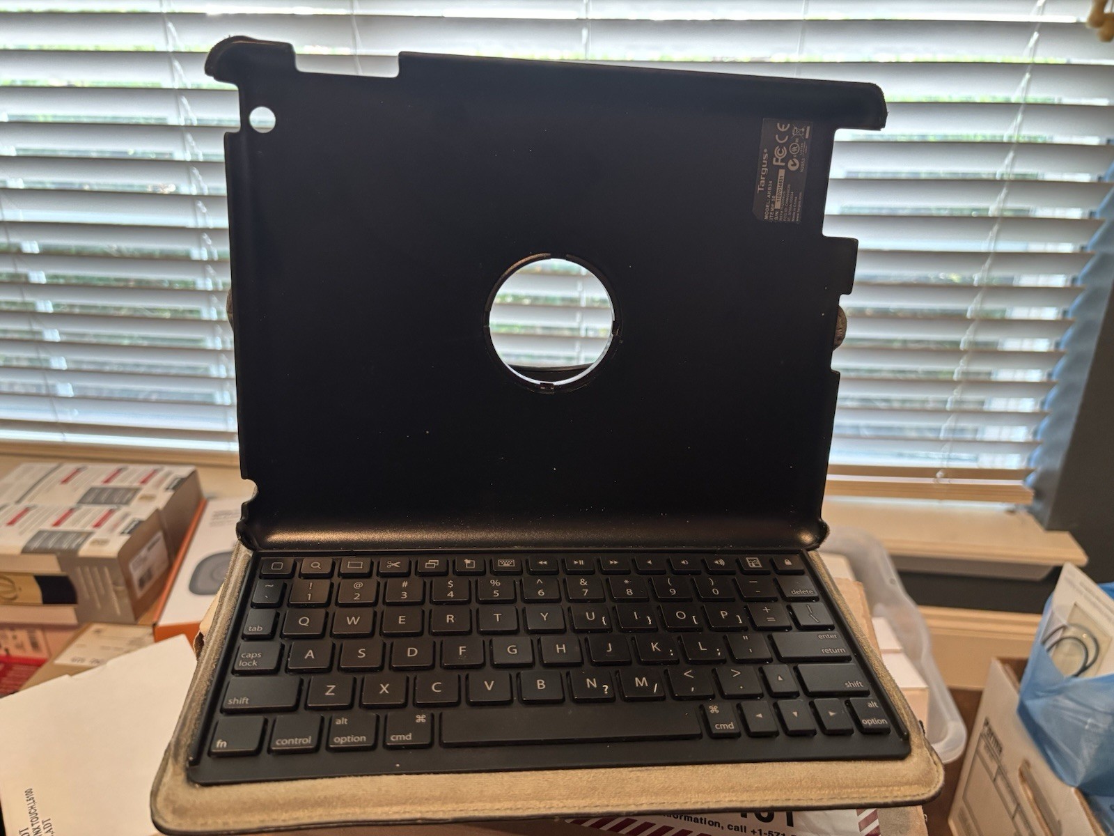 Targus AKB34 360deg Rotating Keyboard Case For iPad 2, 3, 4