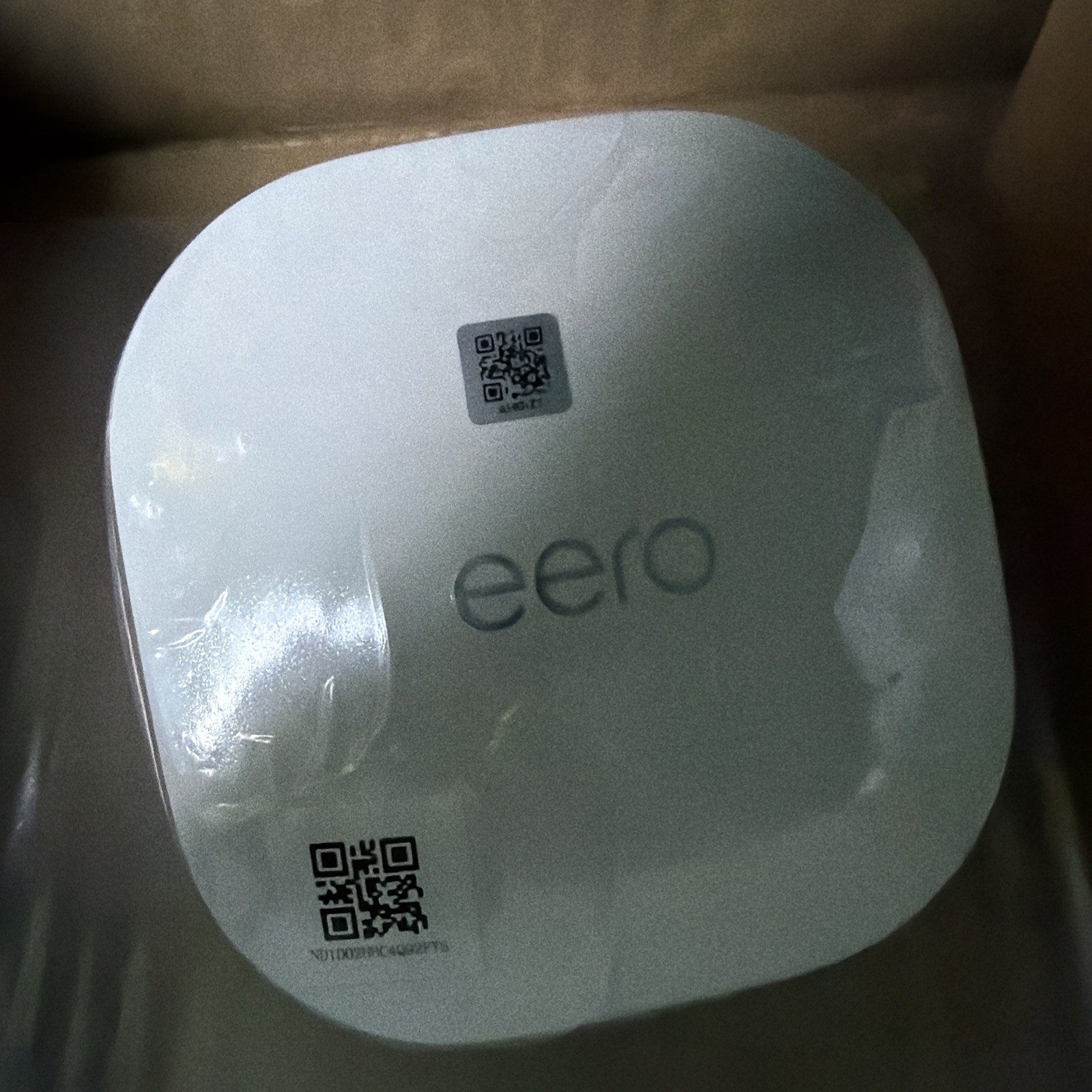Refurbished Amazon eero 6 mesh wifi router Model: N010111 1,500 sq. ft Coverage