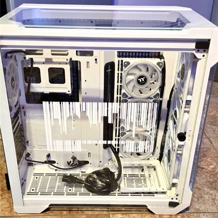 Thermaltake View 51 Case W/ 7 Case Fans W/ Controllers  & 850 Watt PLUS GOLD PSU