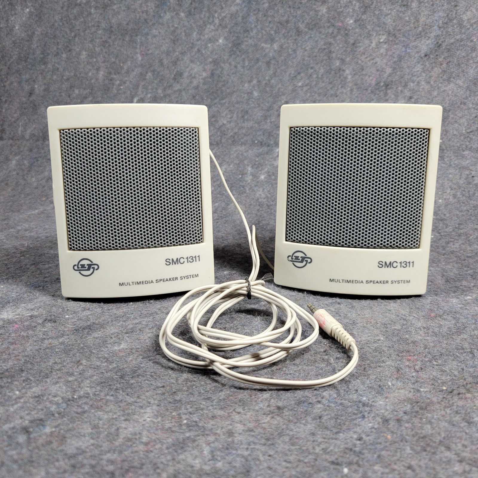 2 Multimedia  Computer Speakers Smc 1311 
