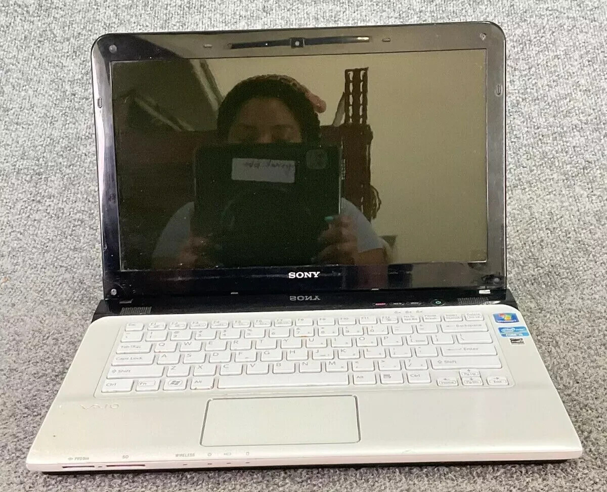 Sony Vaio SVE141D11L Intel Core i5 Laptop White Used 24977