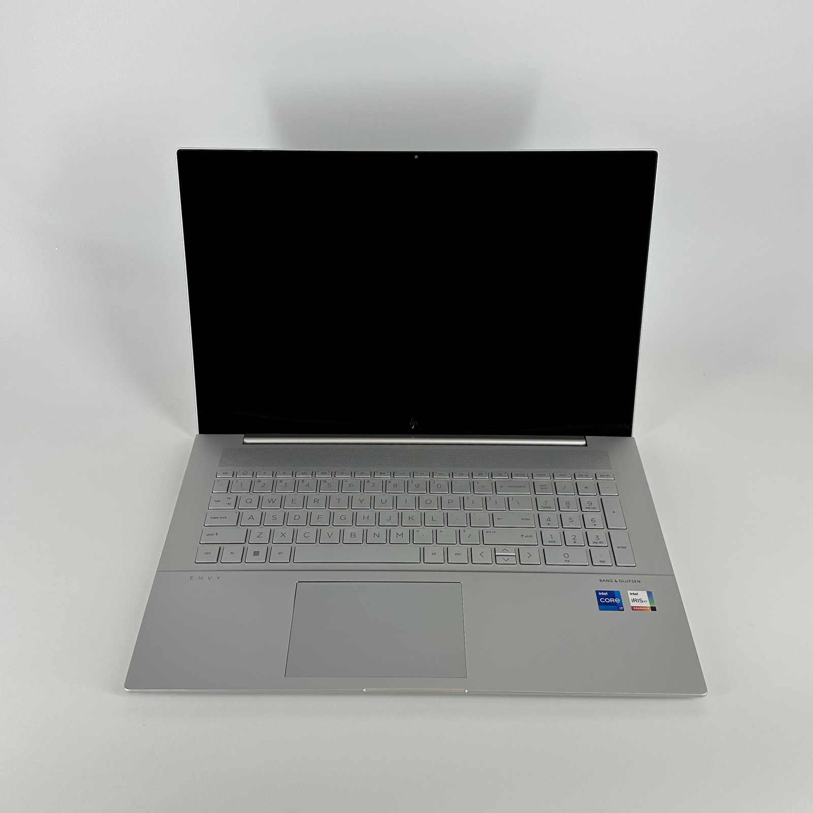 HP Envy 17 2022 Silver FHD 2.1 GHz i7-1260P 32GB 1TB SSD Very Good
