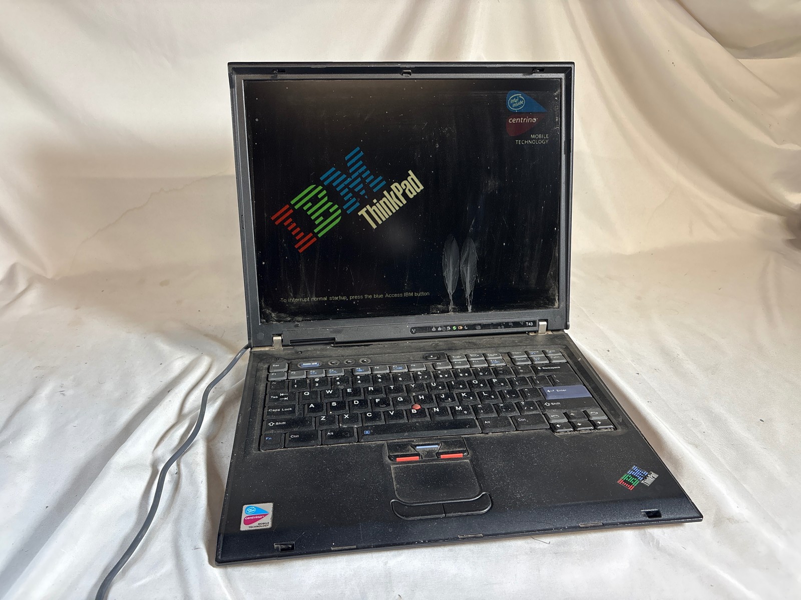 IBM ThinkPad T43 Intel Pentium M 1.73 GHz 2GB No Drive 15" FOR PARTS/REPAIR