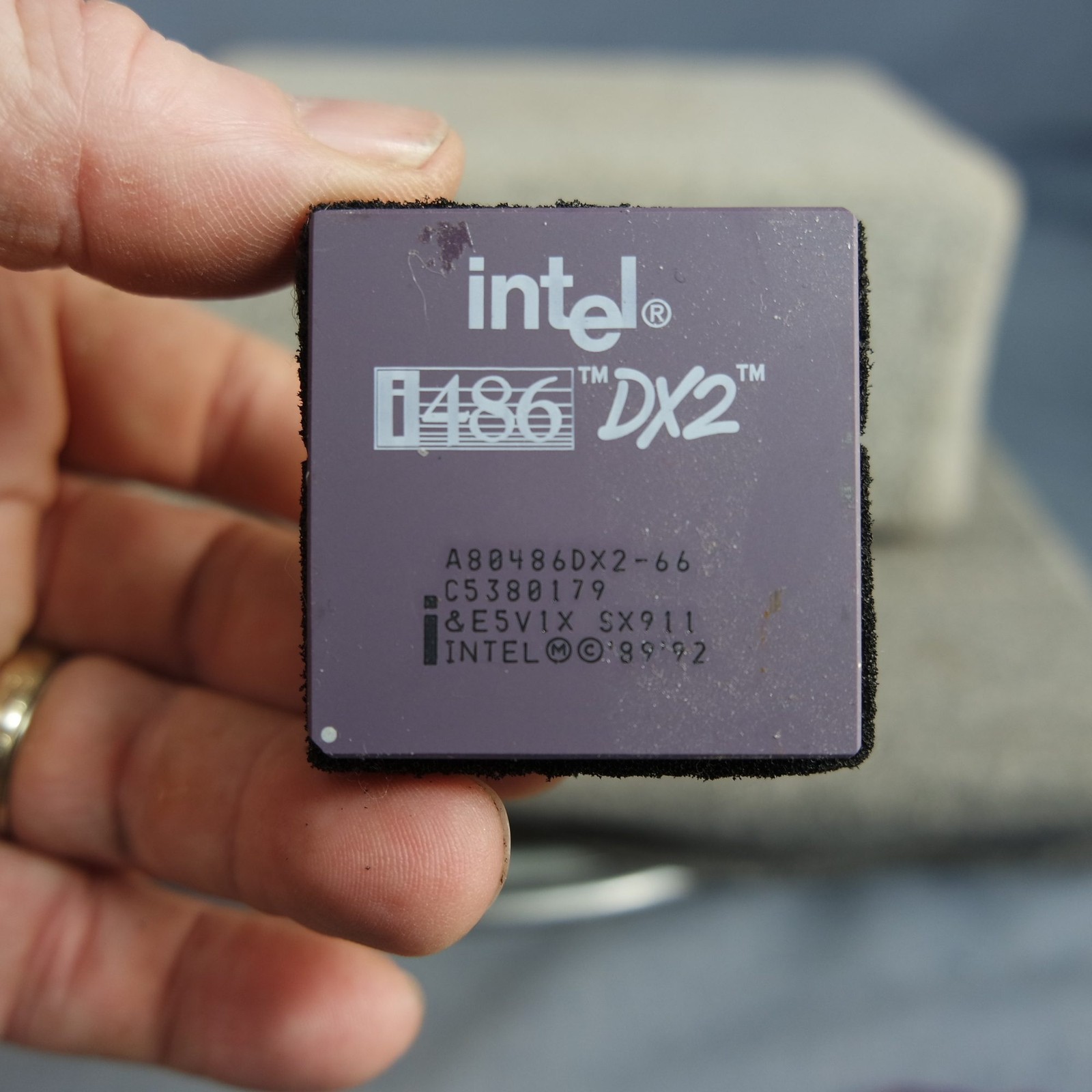 Collectable Intel i486 DX2 66 Mhz A80486DX2-66 Processor Dated '92 With Heatsink