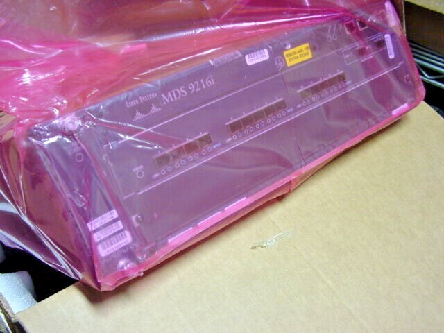 Cisco  MDS (DS-C9216I-K9) Cisco MDS-9216i 16-Port Multi-Layer Fabric Switch 