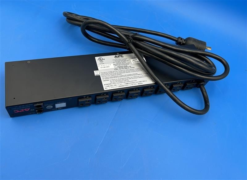 APC AP7901 1U Switched Rack PDU 20A 120V (8)5-20R L5-20P USED