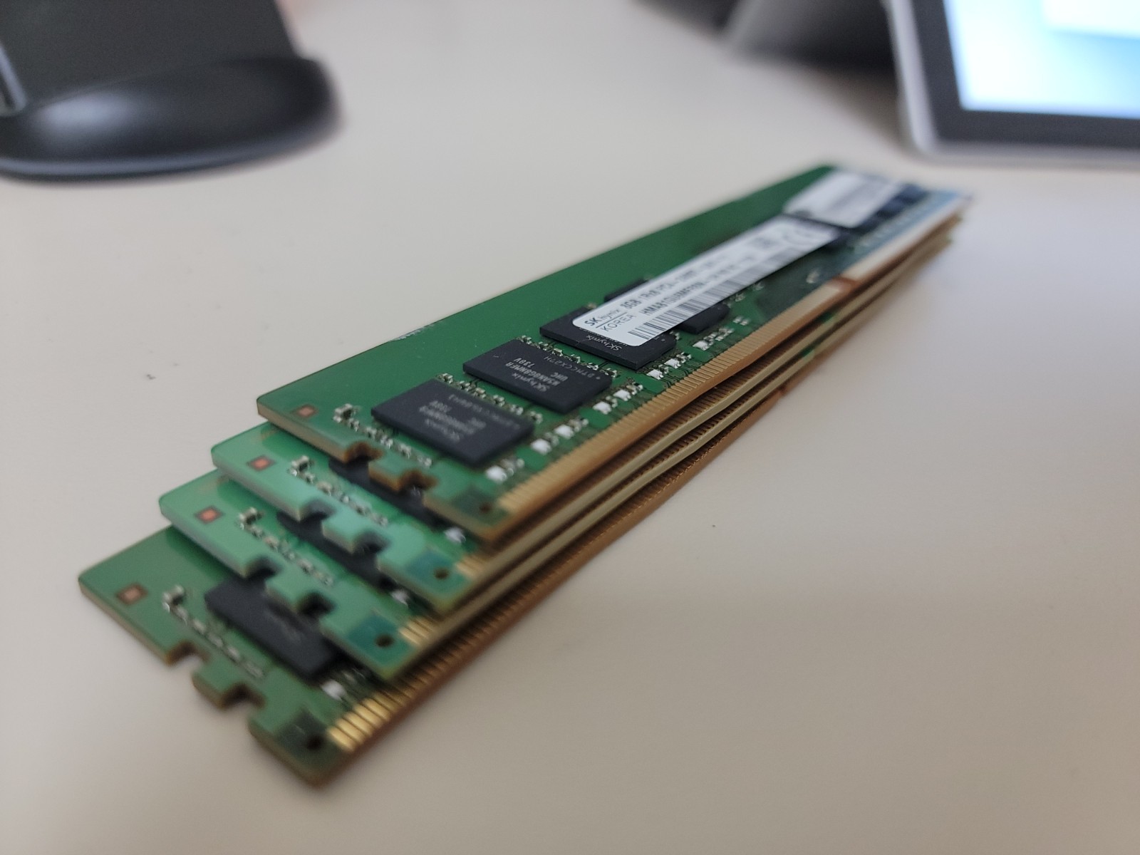 SK hynix 32GB (4x8GB) 1Rx8 DDR4 PC4-2400T Memory Ram 