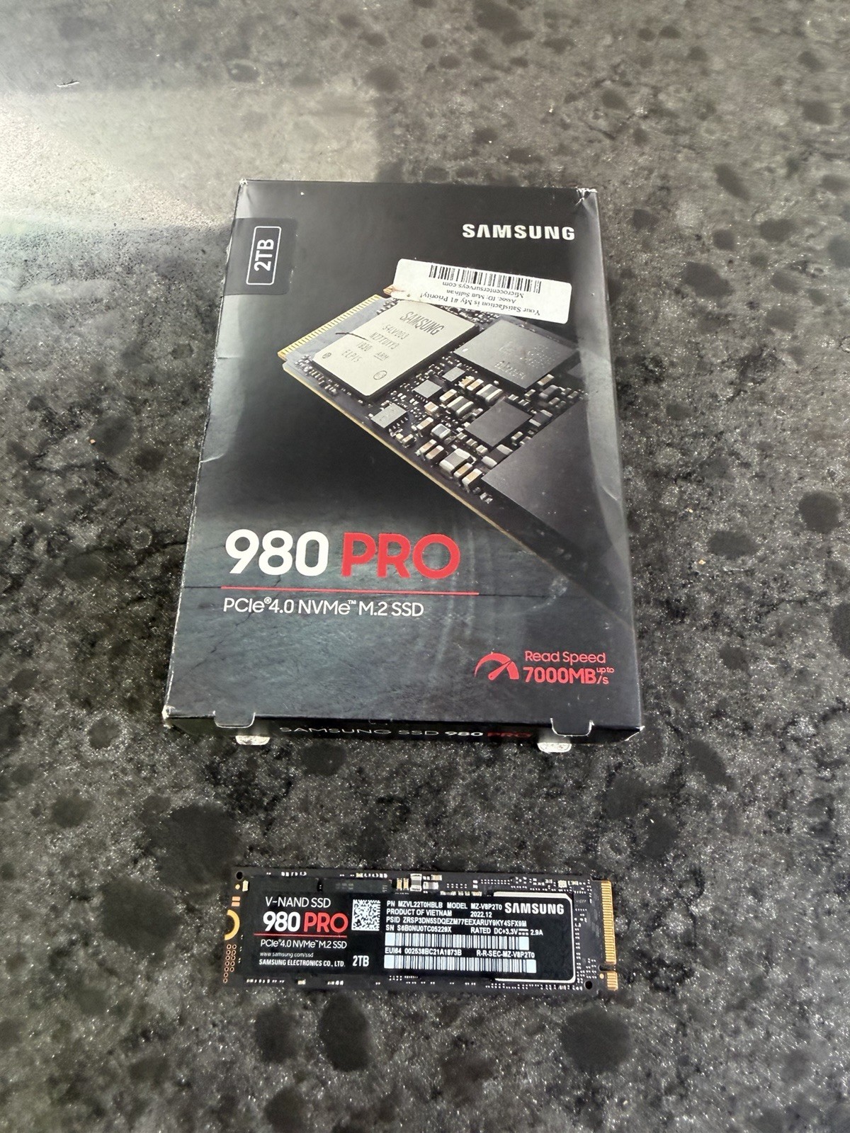 Samsung 980 Pro 2TB PCIe 4.0 NVMe Gen 4 M.2 SSD