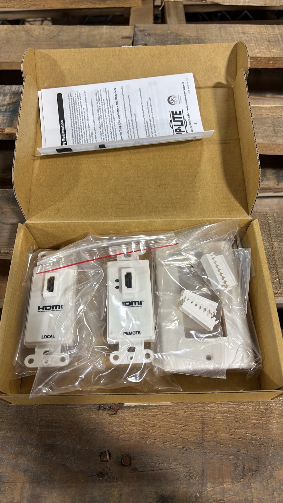 P167-000 Tripp Lite series HDMI over Dual Cat5/Cat6 Extender Wall Plate Kit