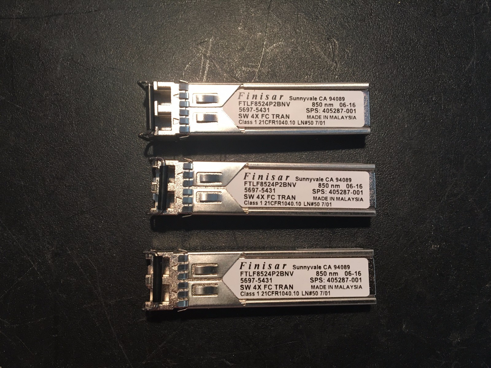 Lot of 3 Finisar 4GB 850NM Short Wave SFP Optical GBIC Transceiver FTLF8524P2BNV