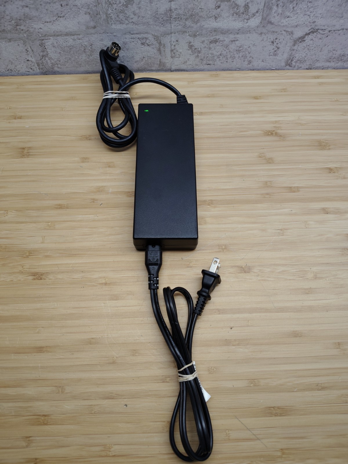 Genuine OEM Respironics SimplyGo MANGO150-19 AC/DC Power Adapter Cable 19V 7.9A