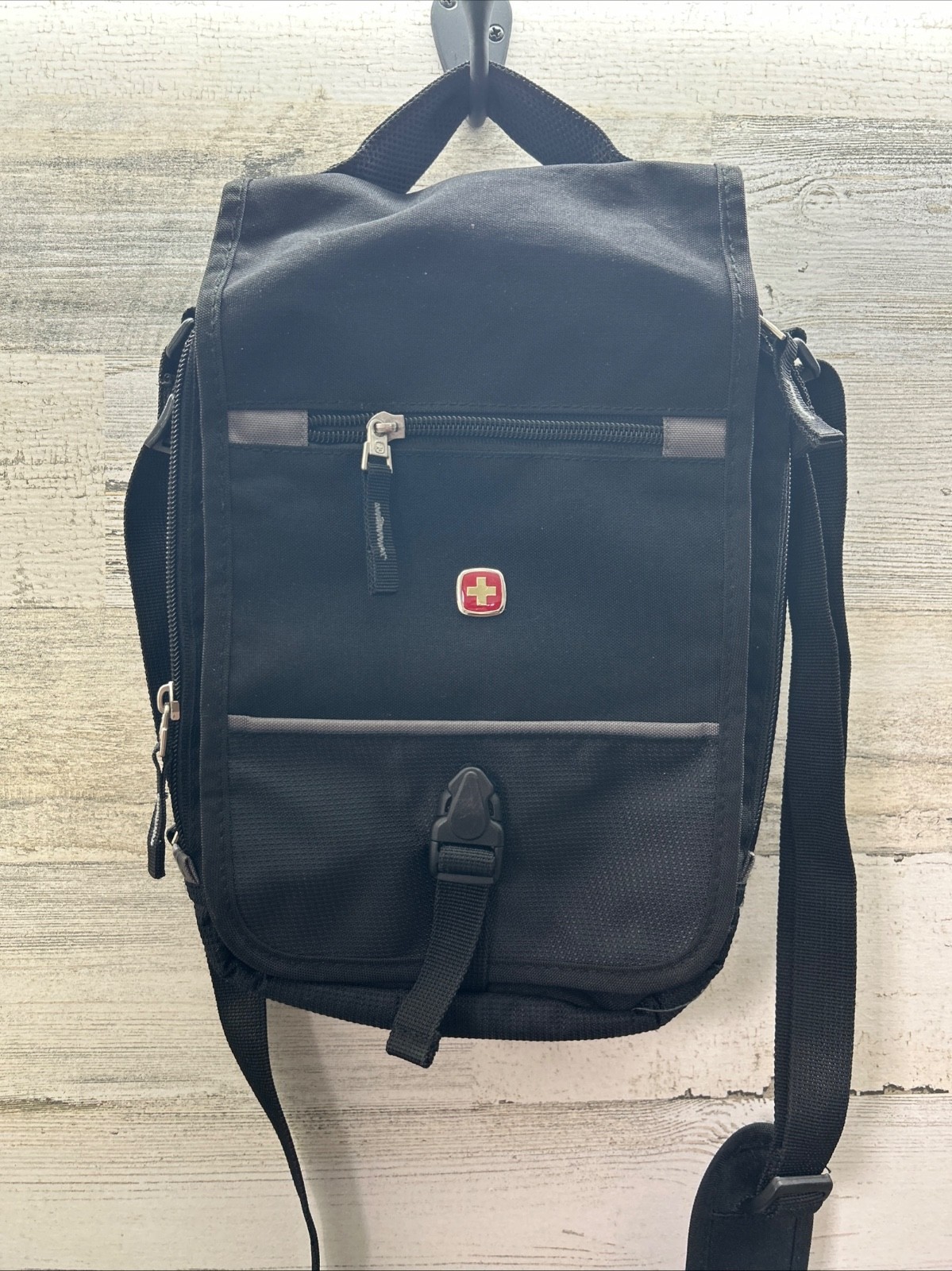 Black SwissGear Messenger Crossbody Travel Organizer Shoulder Bag