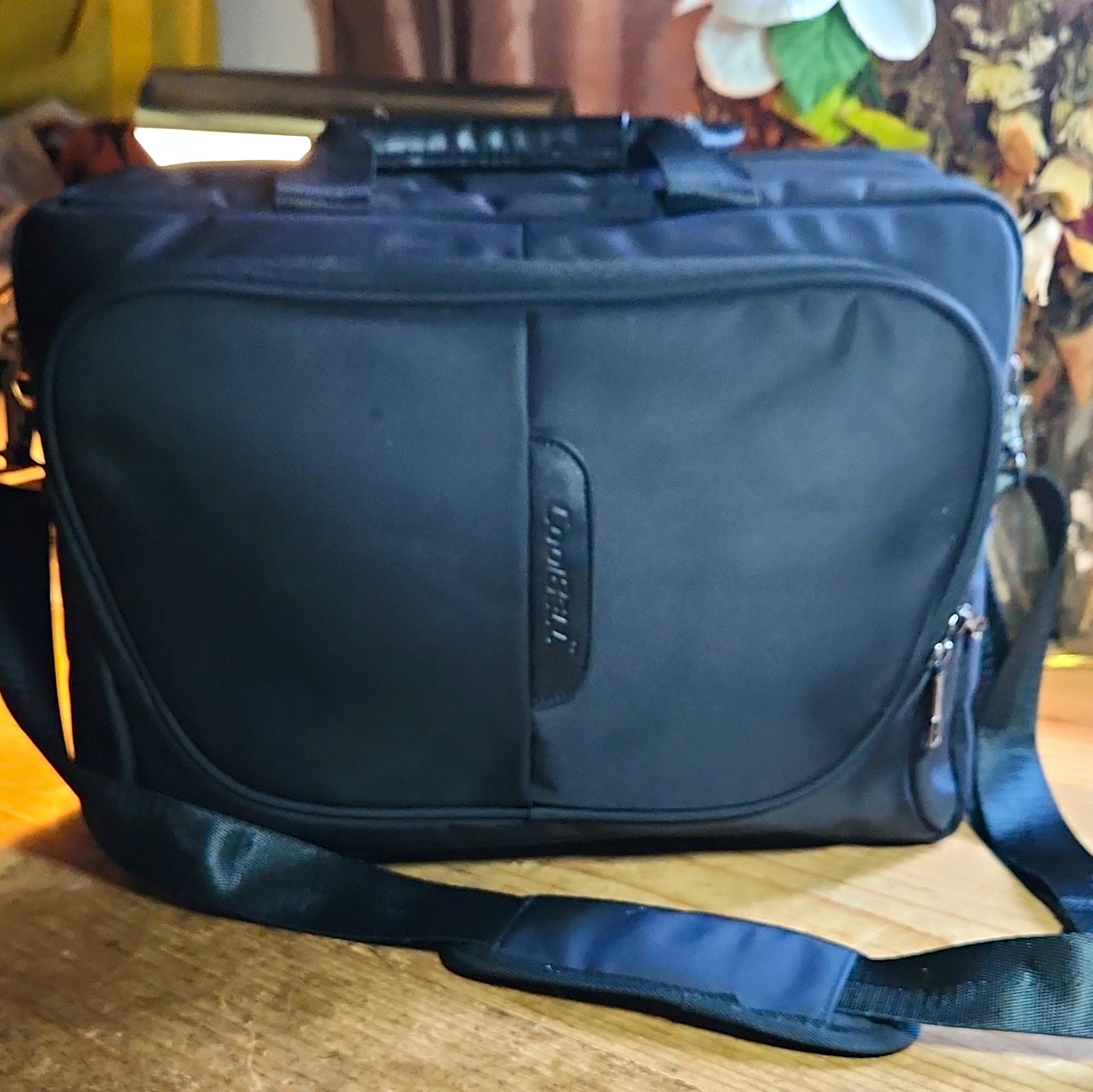 CoolBELL(TM) 15.6 inch Black Nylon Oxford Laptop Briefcase Shoulder Strap 