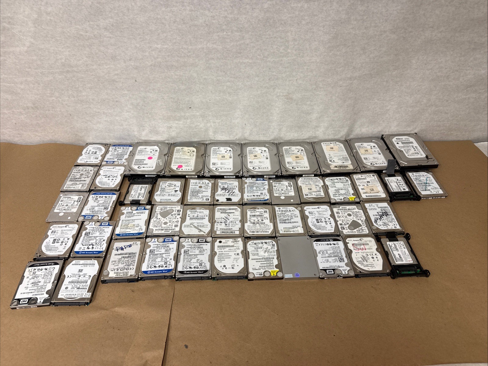 Lot of 47 Mixed Brands, Mixed Sizes UNTESTED FOR PARTS 
