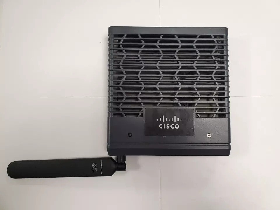 7 Cisco 819 4G Router  used
