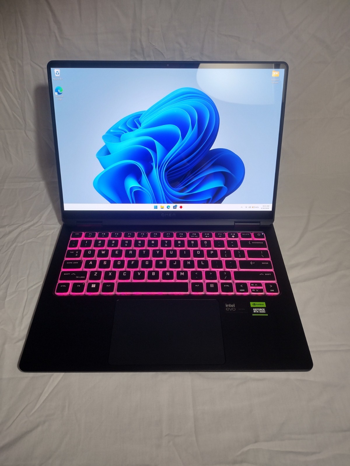 HP OMEN Transcend 14" Gaming Laptop OLED 3K 120Hz Ultra 9 185H 32GB 1TB RTX 4070