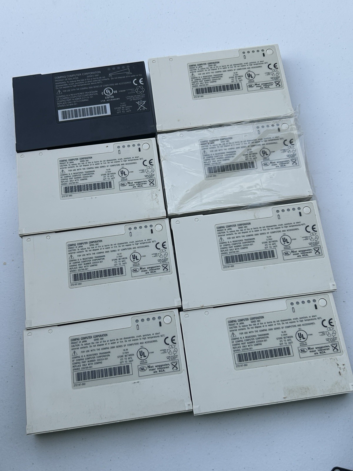 Lot of 8 Compaq 2891 Series Laptop Batteries 14.4V 2.7Ah 220324-001 OEM Vtg
