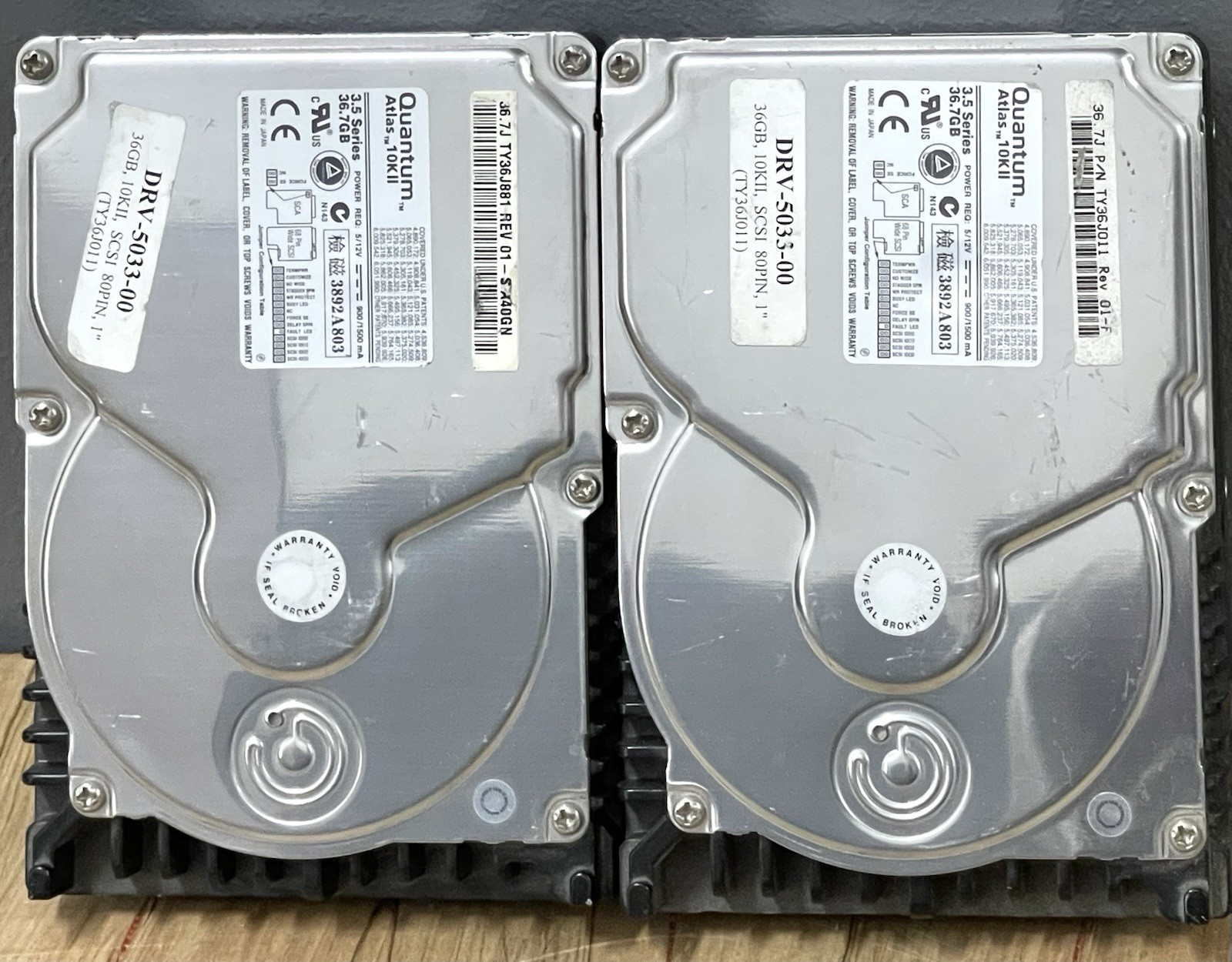 Lot of 2 Quantum/Maxtor Atlas 10K II TY36J881 36.7Gb 80-pin SCA-2 SCSI HDD