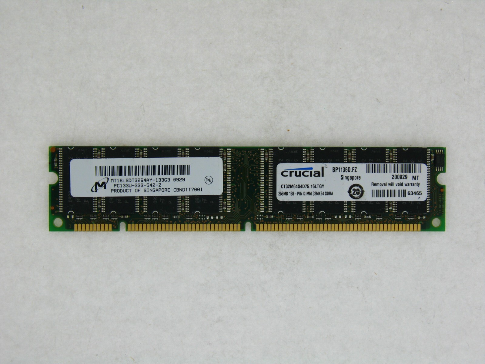 Crucial 256MB 32Mx64 Dimm SDRAM Synch CL3 133MHz Memory Card CT32M64S4D75 PC133U