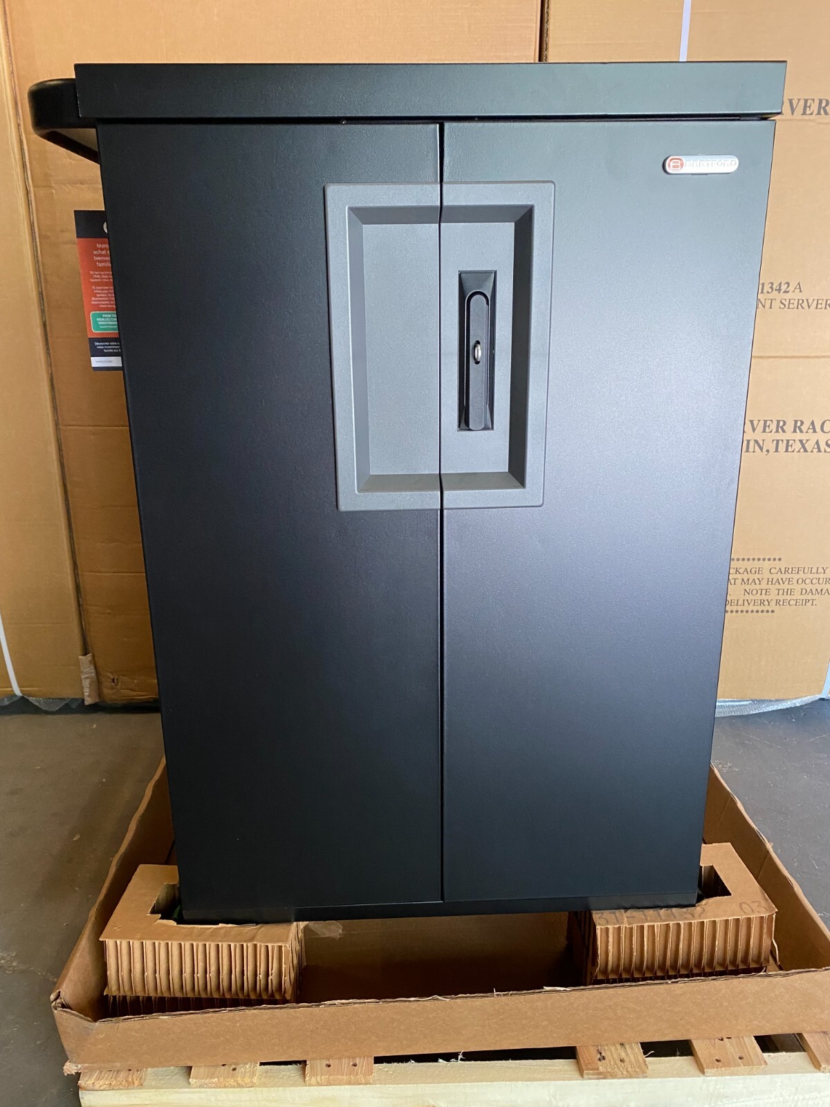 Bretford CoreX TCOREX36 Charging Cart for 36 tablets/notebooks USED 12A 60Hz