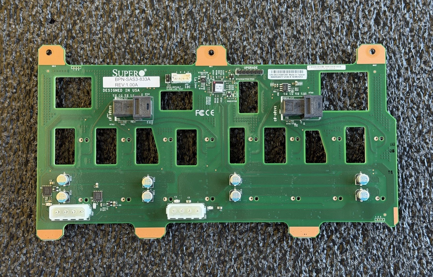 Supermicro BPN-SAS3-833A 3U 8-Port BPN 8x3.5"SAS3/SATA3 HDD/SSD X11 Platform