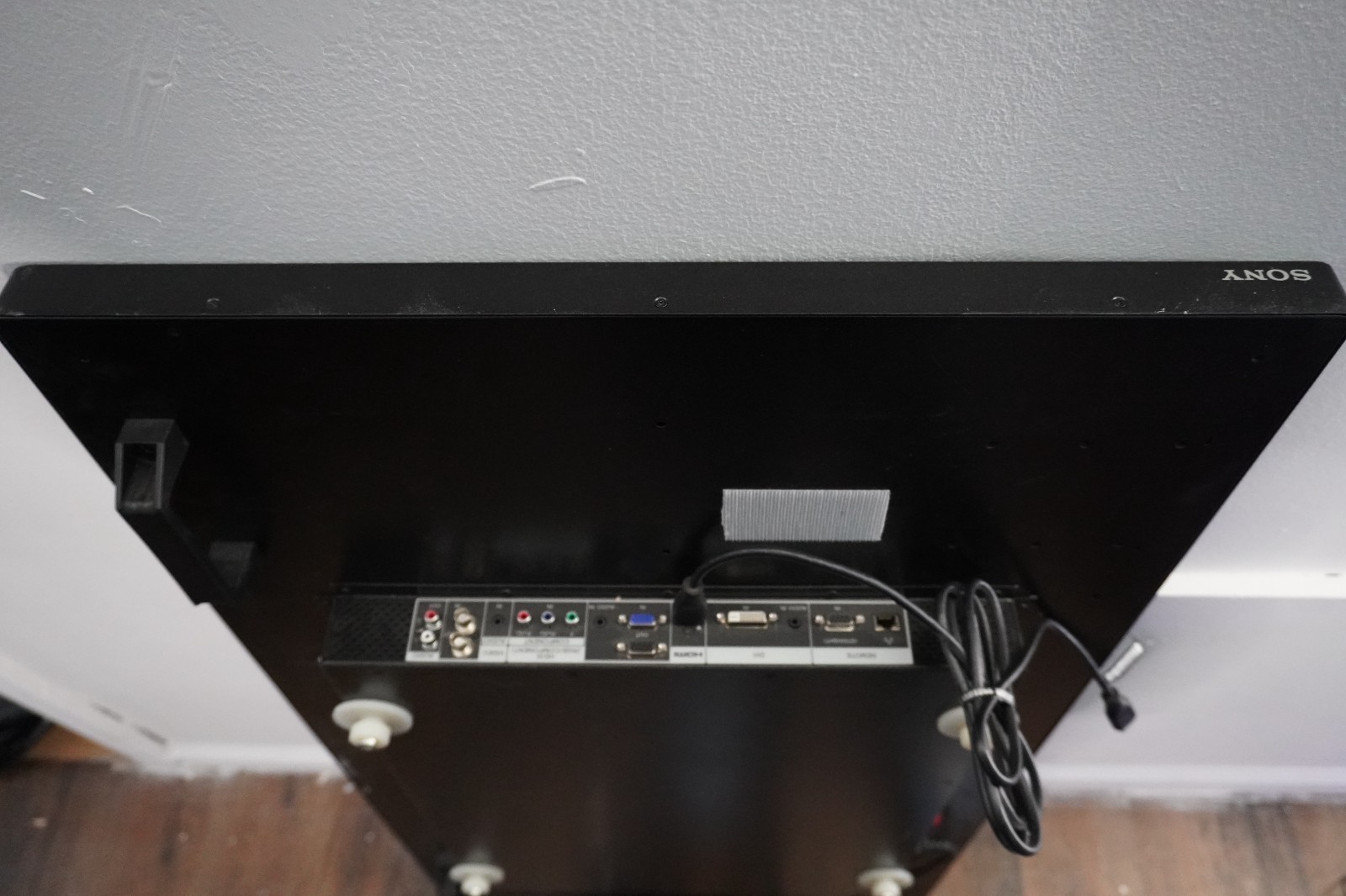 Sony Professional Monitor / TV – Multiple Inputs HDMI VGA RCA – Great Condition