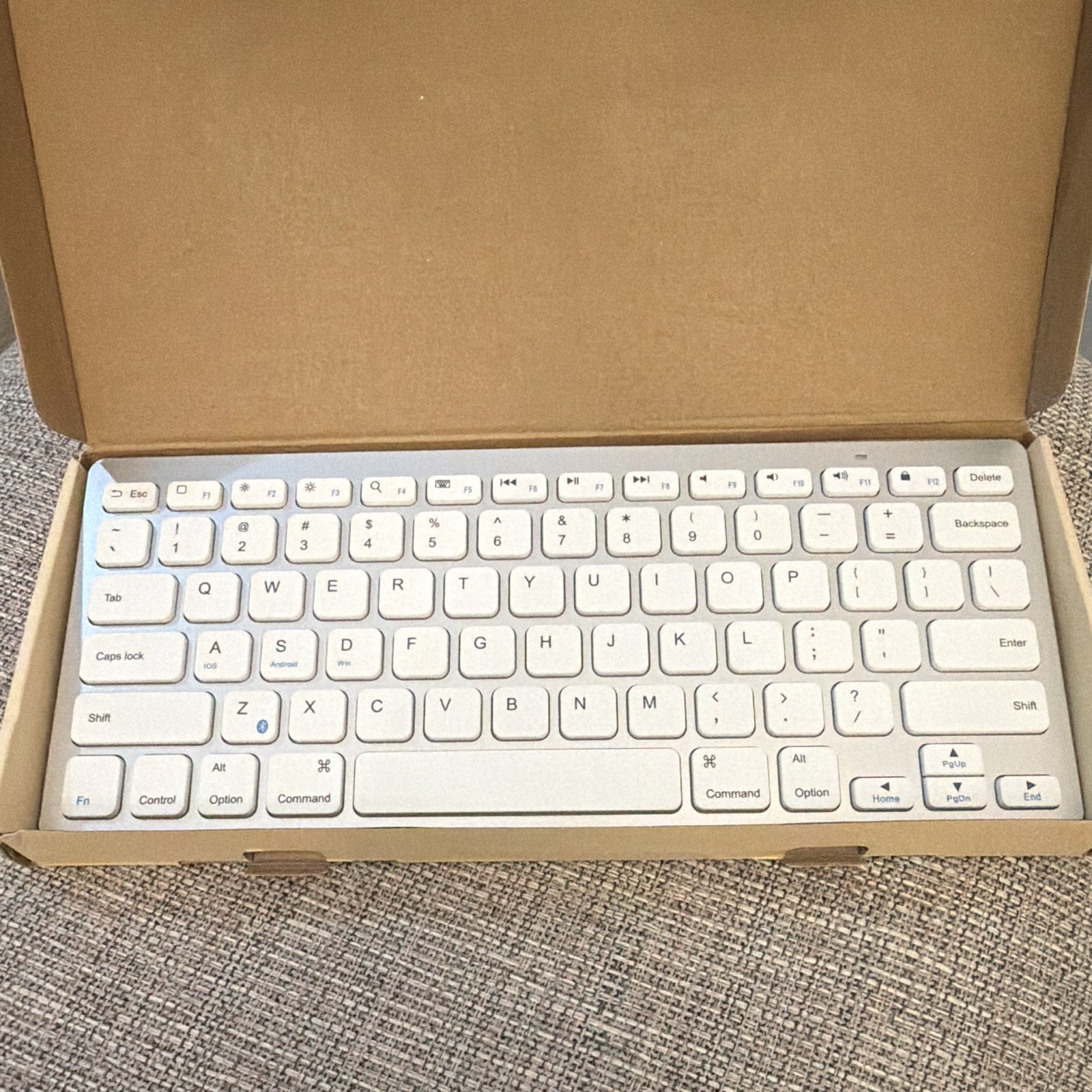 Arteck HB098 Universal Backlit Bluetooth Keyboard Silver