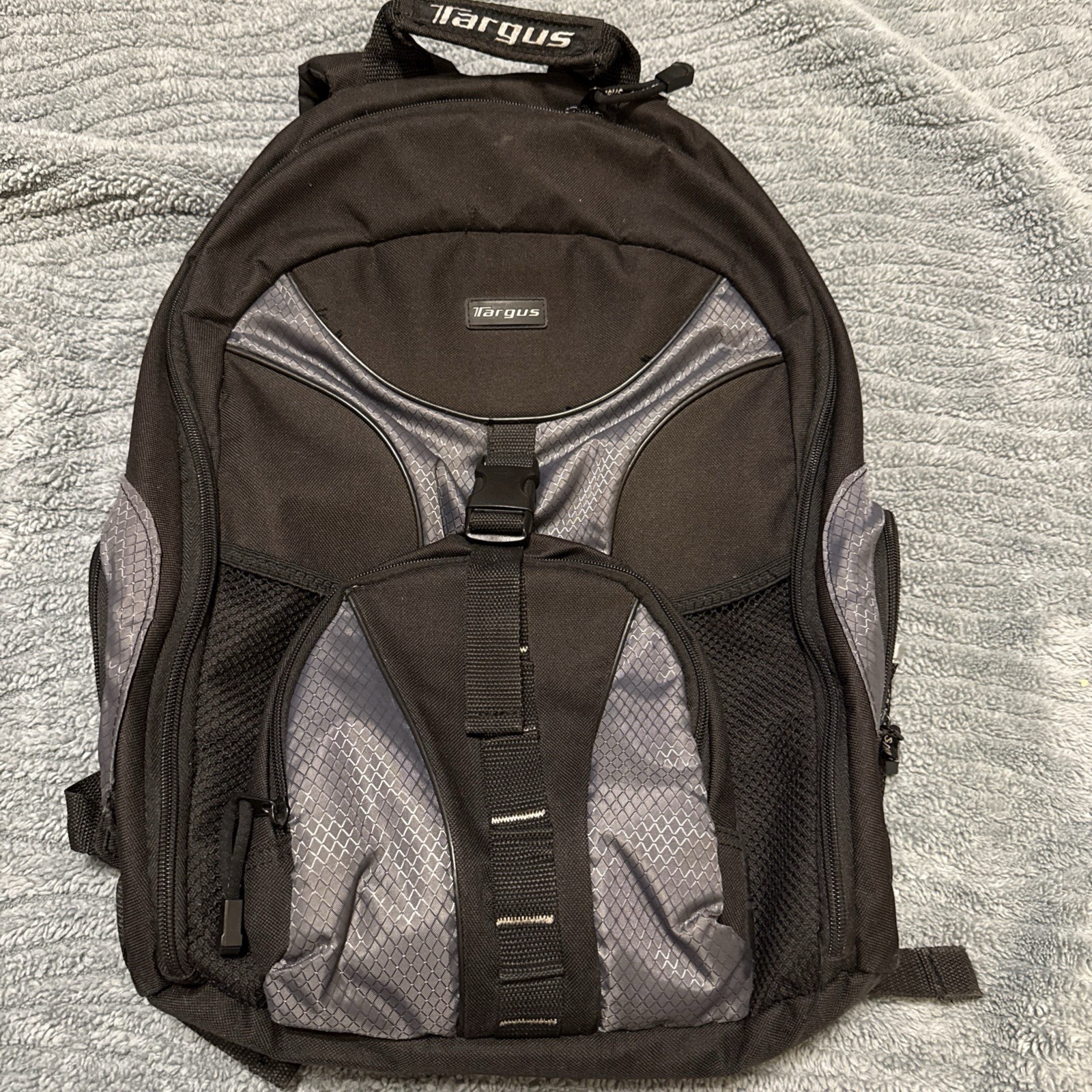 Targus, Sport Backpack (TSB007-12) Black & Gray Lots Of Pockets