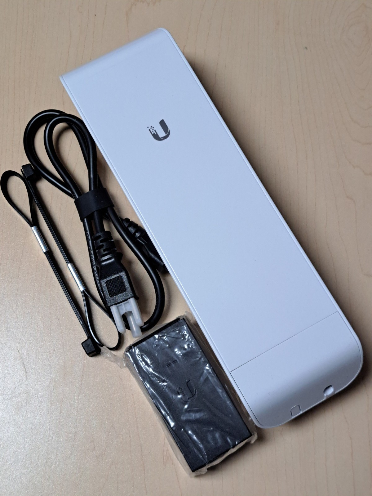 Ubiquiti airMAX NanoStation M2 Single-Band Indoor / Outdoor CPE Bridge