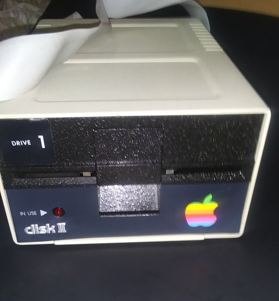Apple iie 5 1/4" disk ii drive A2M003 drive 1
