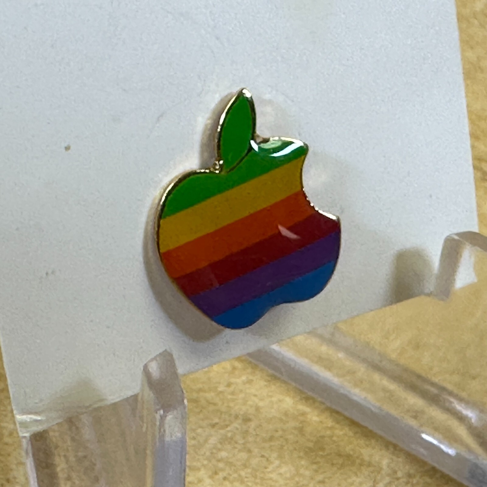 PIN___ Apple Computer Rainbow Logo ___ Authentic Never Used ___ Rare Vintage
