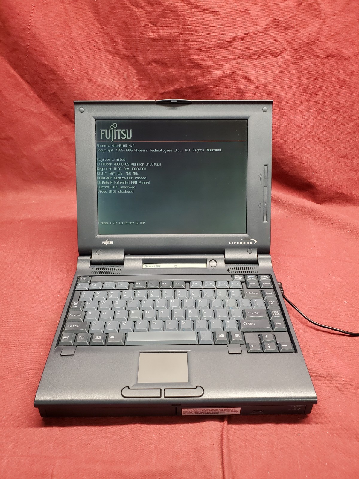 Fujitsu Lifebook 420D Pentium 120 MHz/ 16MB/ No HDD w/AC Adapter #3322