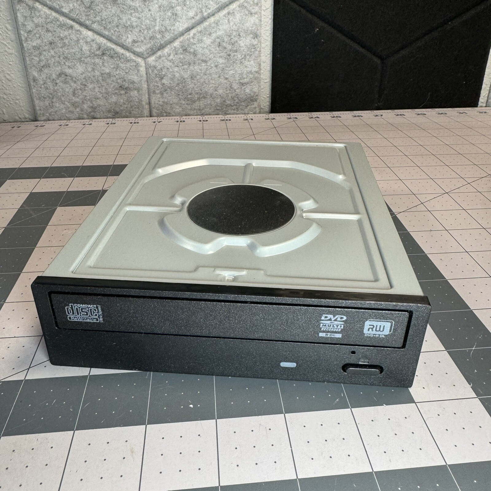 HP Panasonic SW820 DVD Multi Recorder DVD-RW Drive SATA 575781-801 690418-001